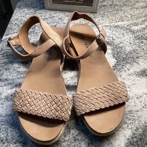 Ladies Lucky Brand Sandals